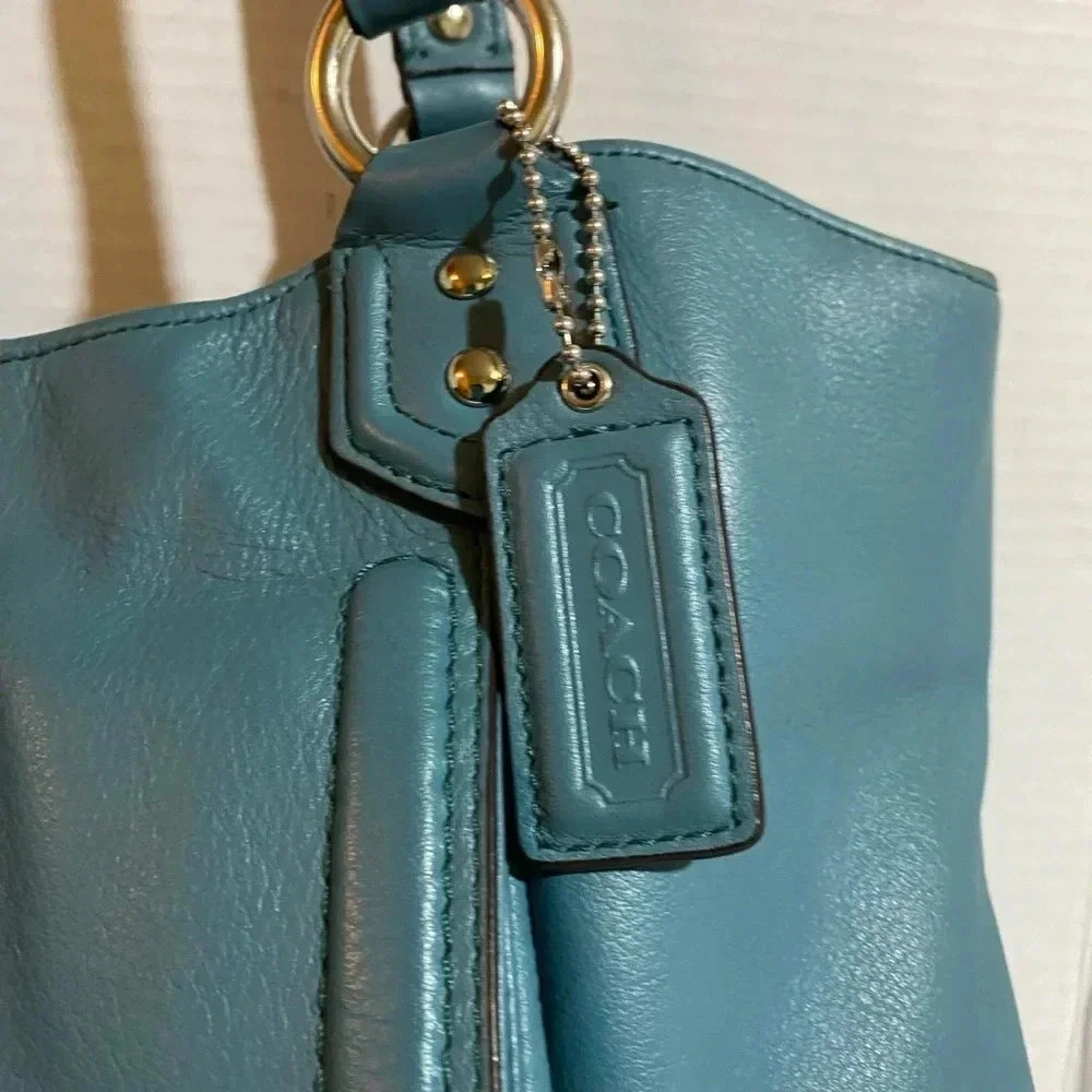 Coach vintage blue leather shoulder handbag - Picture 12 of 13